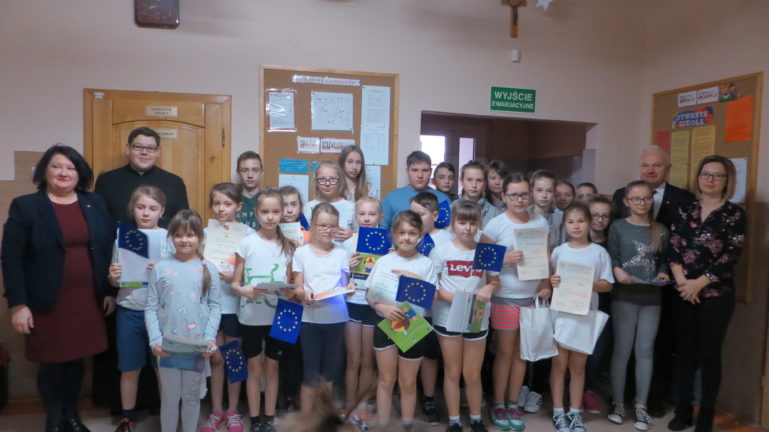 Nagrodzeni uczniowie z Pieczysk