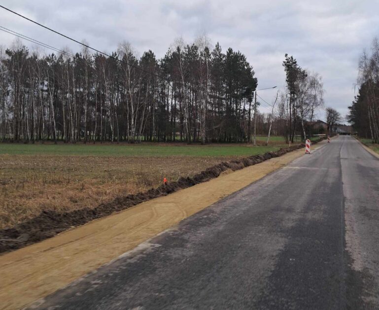 Poprawa bezpieczeństwa niechronionych uczestników ruchu na terenie gminy Wieruszów, polegająca na budowie chodnika w miejscowości Kowalówka
