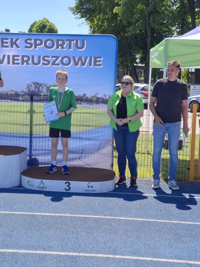 Uczniowie z Pieczysk z sukcesami w „Czwartkach lekkoatletycznych”